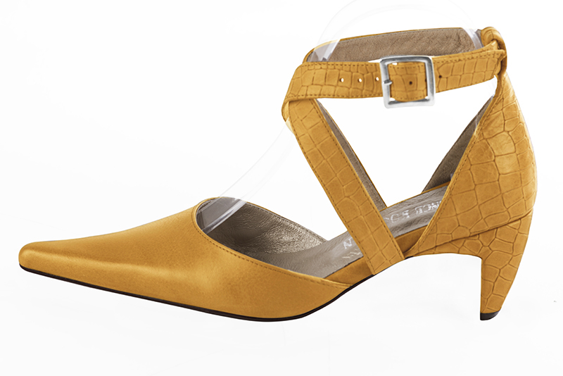Mustard yellow women's open side shoes, with crossed straps. Pointed toe. Medium comma heels. Profile view - Florence KOOIJMAN